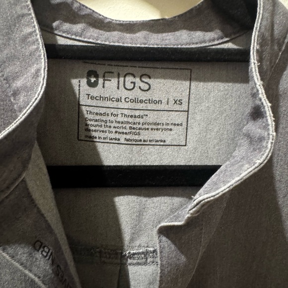 Figs Technical Collection Rafaela Graphite Top - Picture 2 of 3